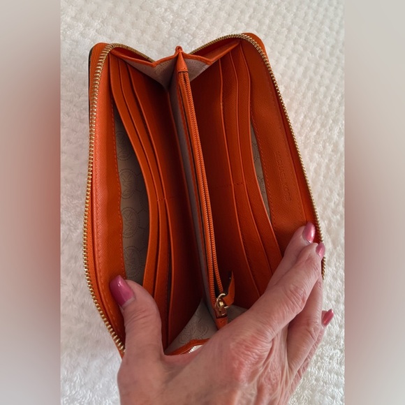 NWOT Michael Kors Orange Wallet - Picture 3 of 3